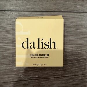 Dalish Highlighter in Yellow Packaging